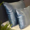 Zīda spilvendrāna Dusty Blue Charme Silk tumši pelēka
