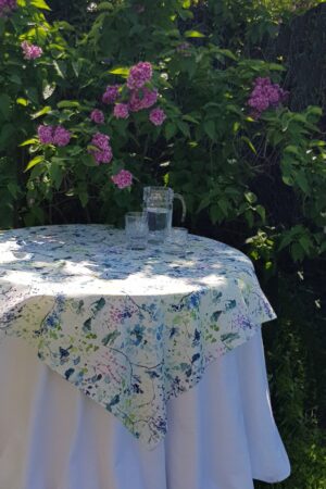galdauts-silky-poems-ar-baltu-fonu