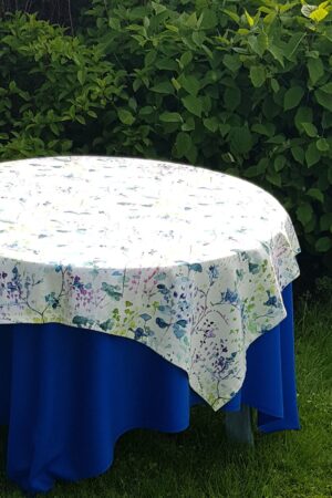 galdauts-silky-poems-ar-zilu-fonu