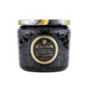 Voluspa aromātiskā svece Freesia Clementine stikla trauciņā ar skaistu vāciņu