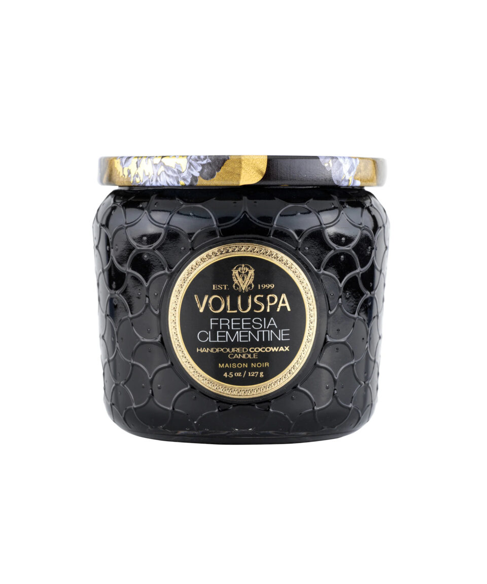 Voluspa aromātiskā svece Freesia Clementine stikla trauciņā ar skaistu vāciņu