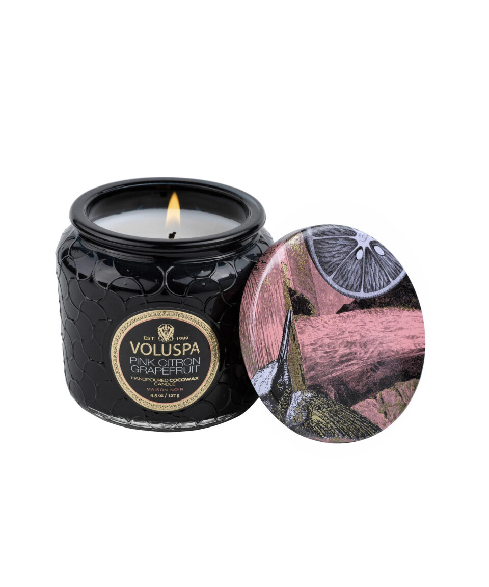 Voluspa aromātiskā svece Pink Citron Grapefruit ar vāciņu