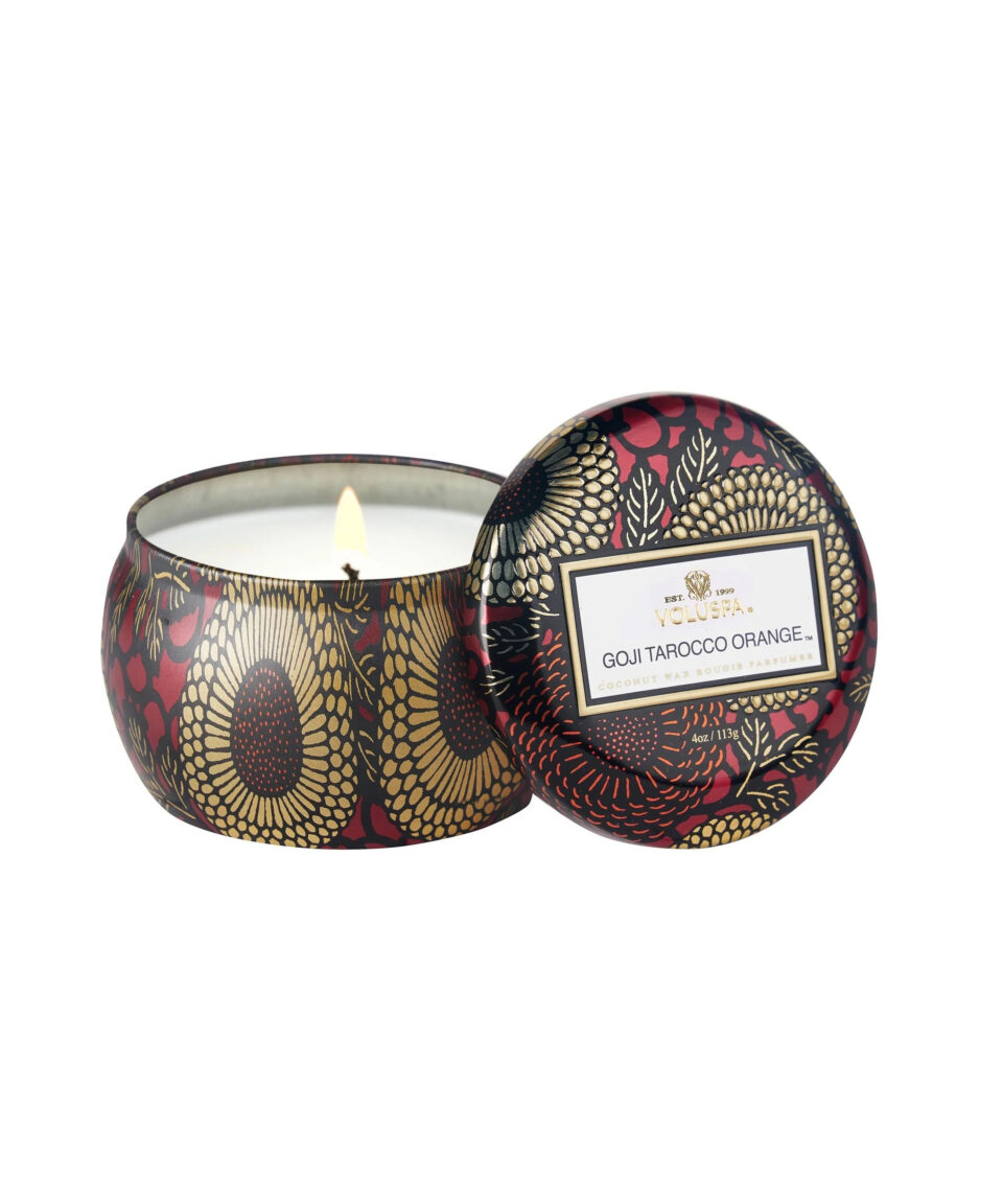 Voluspa aromātiskās sveces Goji Tarocco Orange metāla trauciņā
