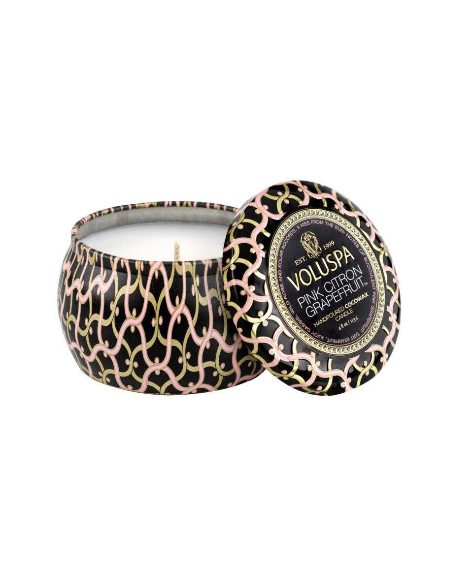 Voluspa aromātiskās sveces Pink Citron Grapefruit smaržīga metāla trauciņā